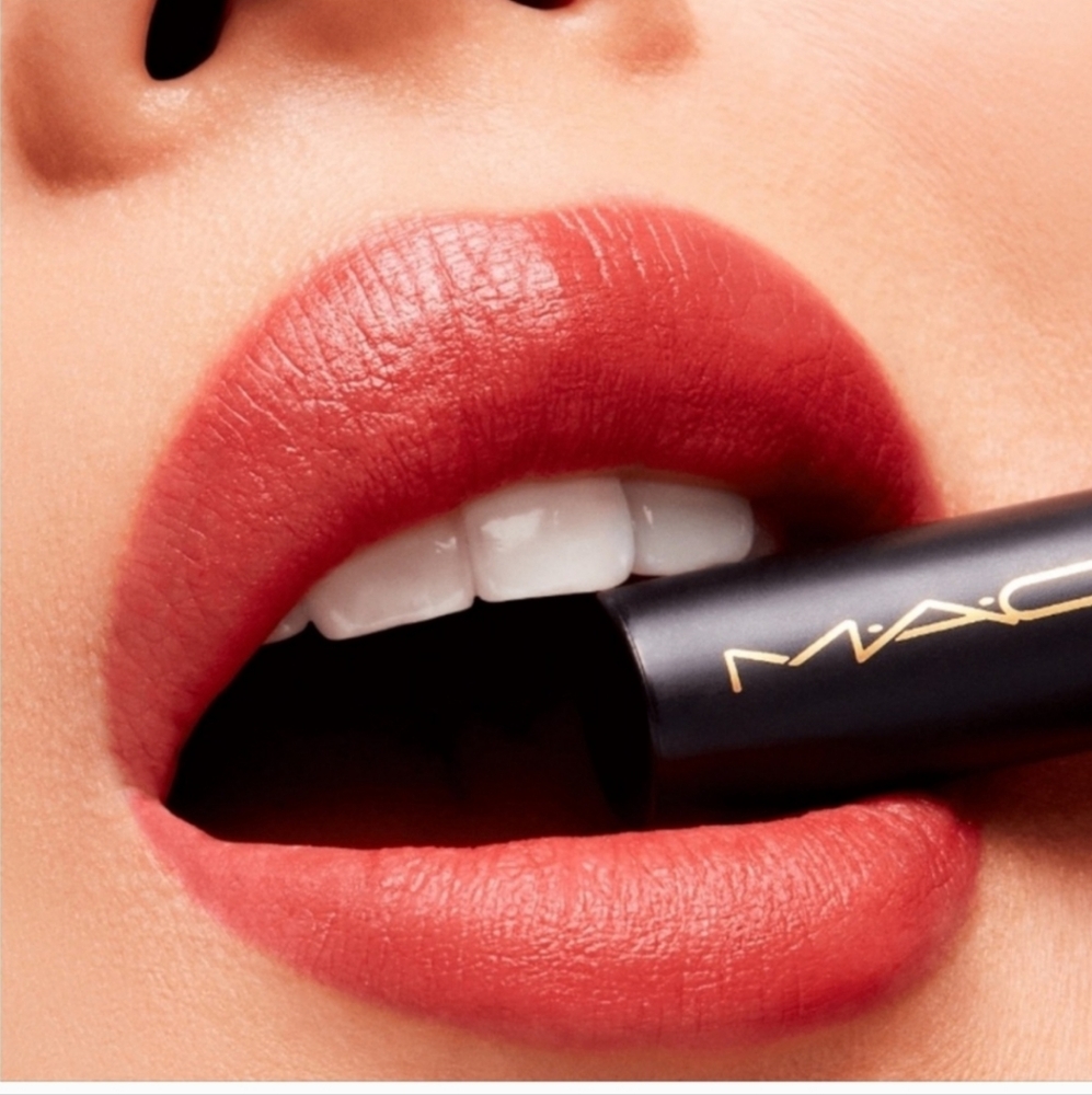 MAC Powder Kiss Velvet Blur Slim Stick Sweet Cinnamon
